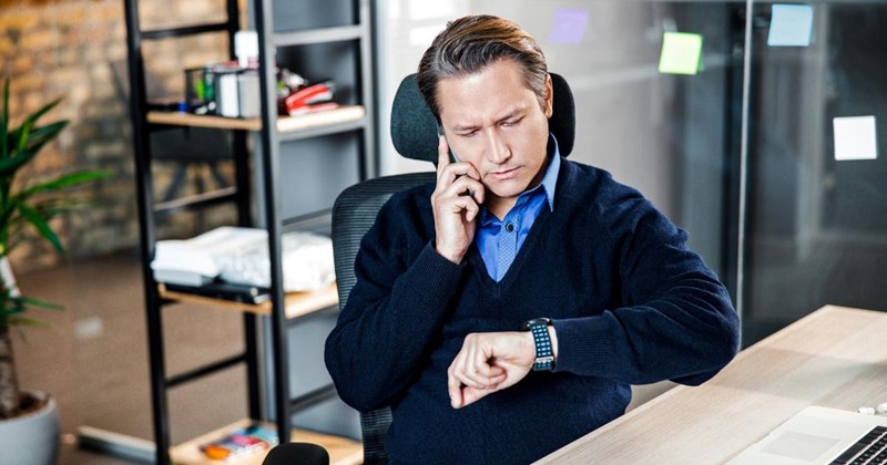 entitled new hire coworker late