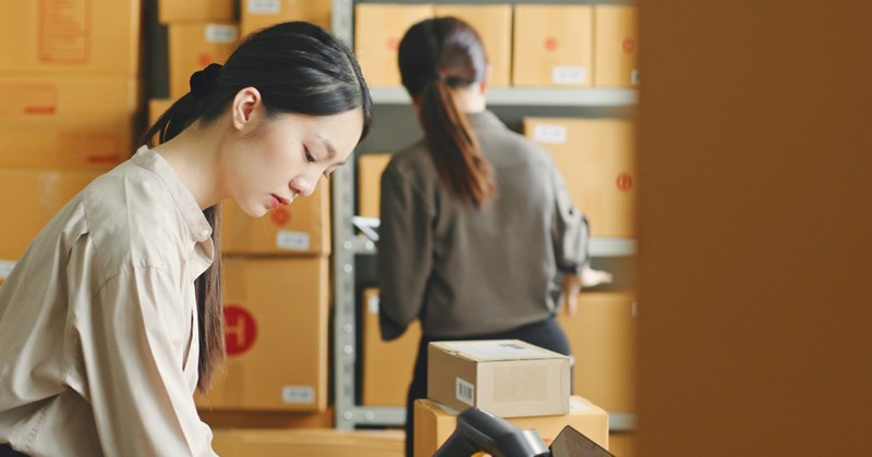 international boss languages work drama retail translation work language workplace Workplace - 44761093