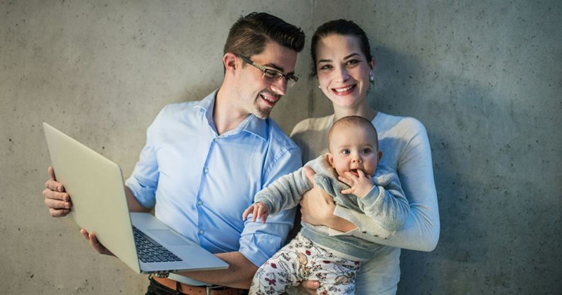 maternity leave baby employee mother childfree coworkers working lunch Office newborn Parenting - 44816645