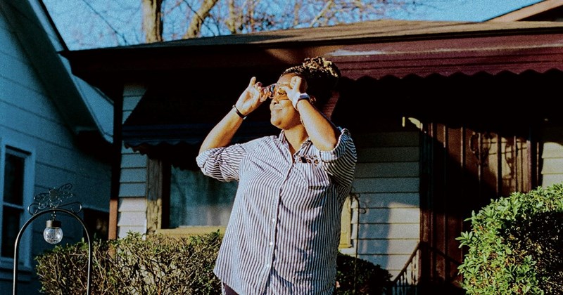 fence homeowner neighborhood-drama tree property entitled people Neighbors - 44886277