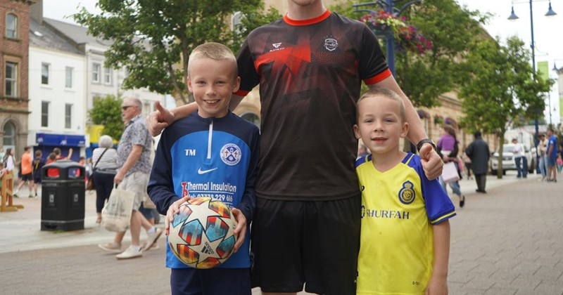 manchester teams dad soccer football stepdad mom son stepson Parenting - 44913157