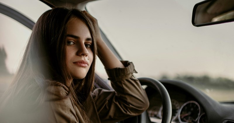 Daughter refuses to drive Mom to the airport after discovering Mom's elaborate schedule will lead her to spend hours driving around town: ‘She could just Uber’