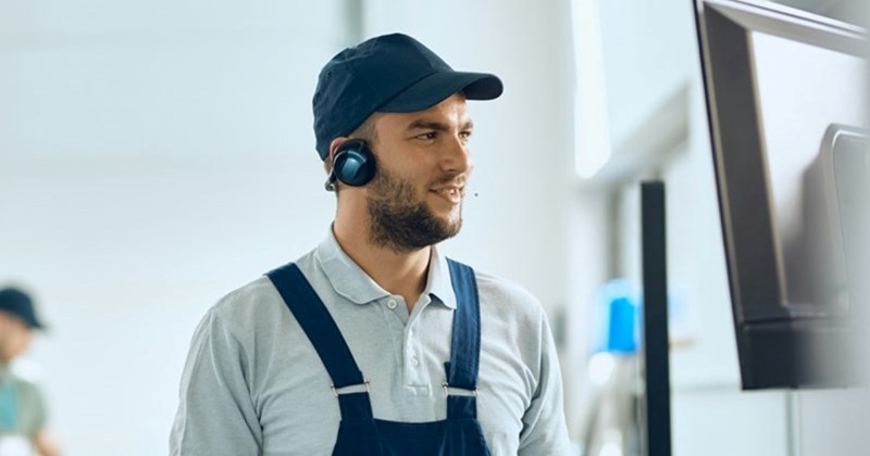 customer service calming us army vet satisfying helpful hardware store employee workplace Customer Service - 45175301