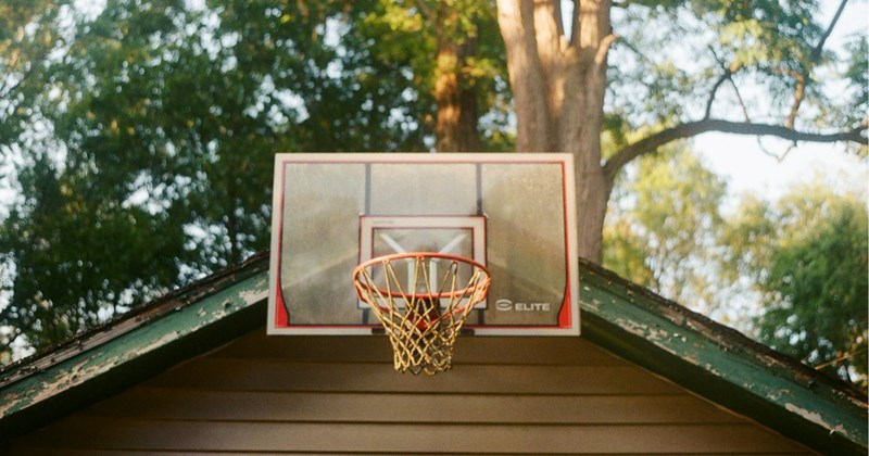 Resident stores basketball hoop on their lawn, only to discover it bothers next-door neighbor after they complain to the entire neighborhood: ‘We're tired of looking at it’