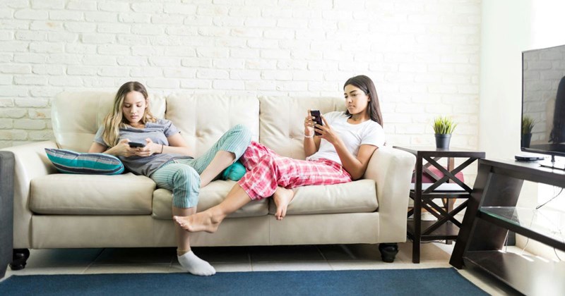 Two roommates text their former roommate to ask her to keep her name on the bills after she's already moved out. 