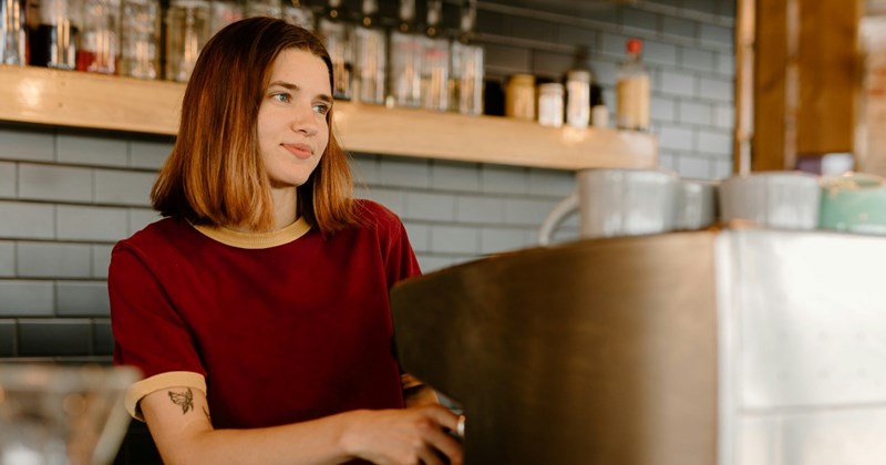 New barista discovers boss keeps credit card tips to himself, only gives employees cash tips, new hire confronts him: ‘I really needed the money’