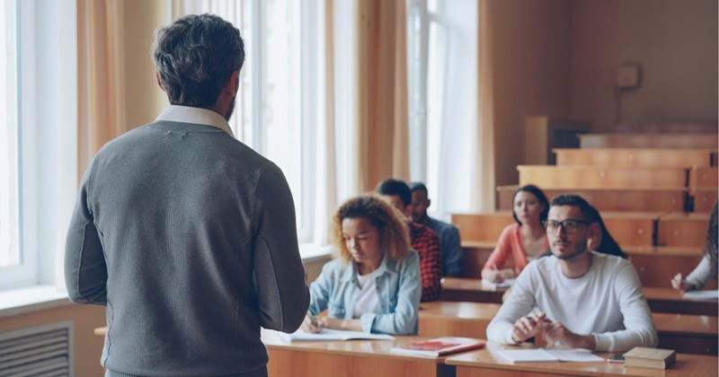 University admin demands students change classes without giving them a valid reason, they involve the professor, who stands up to the admin: ‘She was basically lying’