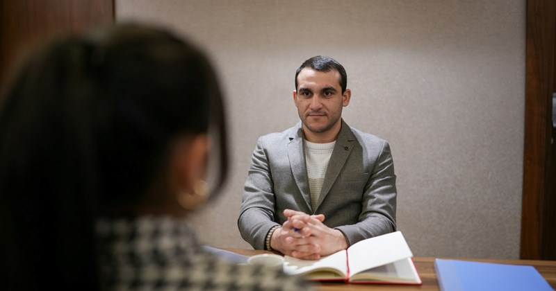 Candidate rejects job offer after discovering HR lied about the 90k salary, HR insists the "company benefits” are worth it: ‘I can't afford to live on that wage’