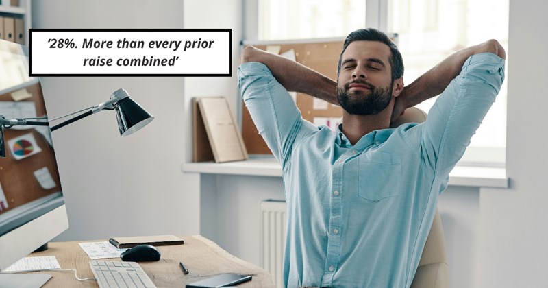 boss employee raise service industry Workplace - 45892869