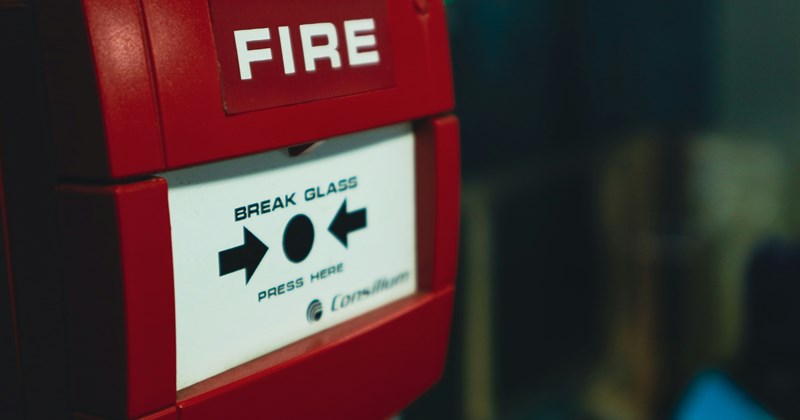 hotel guest tales from the front desk hotel staff fire alarm evicted Entitled People - 46019589