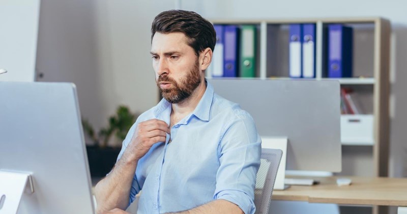 Company shuts off the AC at 3 pm to save money, forcing employees to buy desk fans, until they discover management floor is exempt: ‘Their floor was freezing’