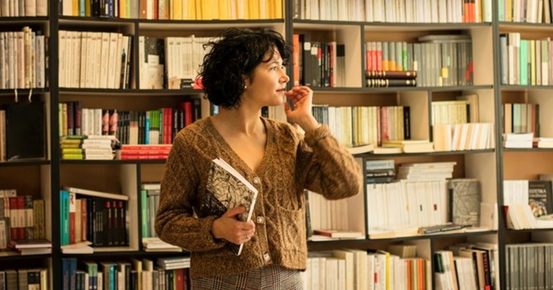 customer service reading kindness bookworm faith in humanity helpful self improvement bookstore Customer Service - 46119685