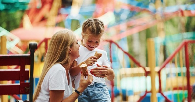 co-parenting dads toddlers stepmom moms parenting stepdaughter new parents family stepdad stepsister parents Family - 46174725