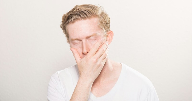 I felt really identified with this story because I’ve had to deal with this issue multiple times in my life. I don’t mean with my body odor, lol; I mean with being very sensitive to smells in general. Of course, this story is not about one person’s sensitivity to smell, because everyone could smell it, but it does touch on a