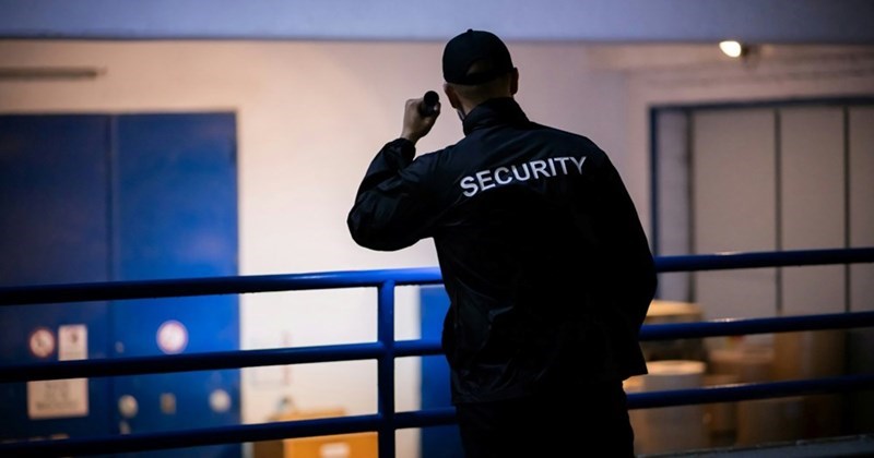 workplace warehouse bad bosses security guard Bad Bosses - 46284037
