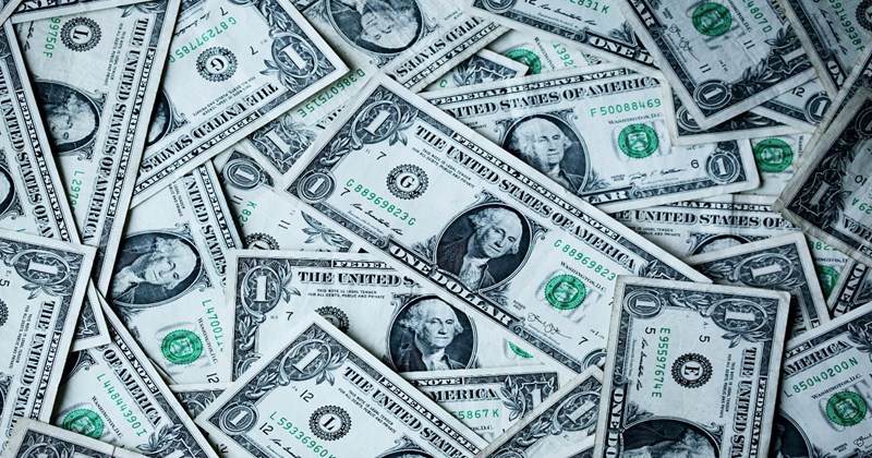 millionaire finances expensive rich people Money - 46317317