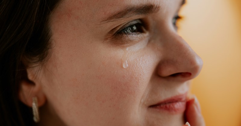 bride friends wedding bridesmaid tears bridezilla wedding photos Friends aita AITAH Reddit - 46331653