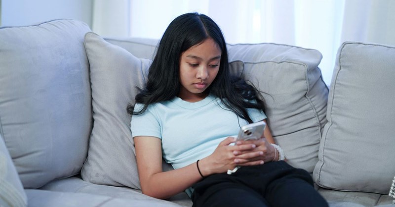 A 14-year-old girl who stays over for dinner at her friend's house, even though she has a lot of negative feelings about her friend's parents' cooking. 