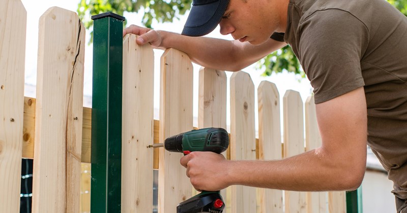 property owner fence Nevada real estate las vegas boundary disputes Reddit contractor property line Neighbors - 46523653