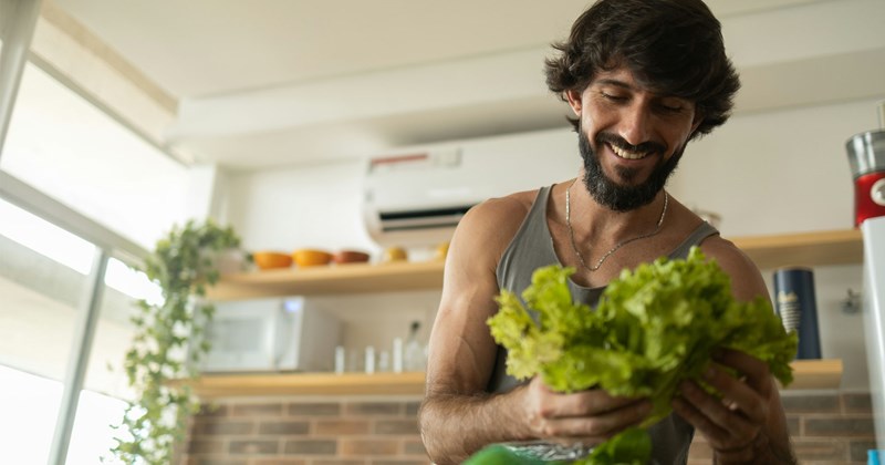 boyfriend steal stealing finance relationships grocery girlfriend relationship problems kitchen rich people budget parents entitled people grocery store Relationships - 46845957