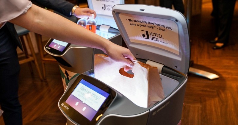 robot room service
